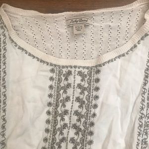 Lucky women’s eyelet and embroidered white top